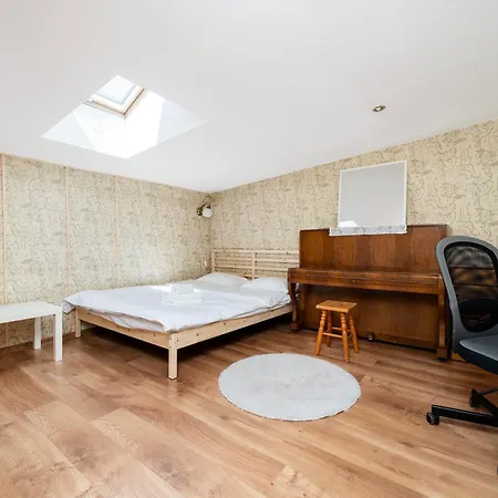 Kosciuszki Spacious By Bookinghost Appartamento